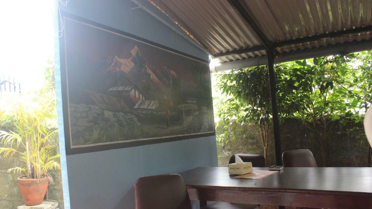 Harry & Restaurant 2*