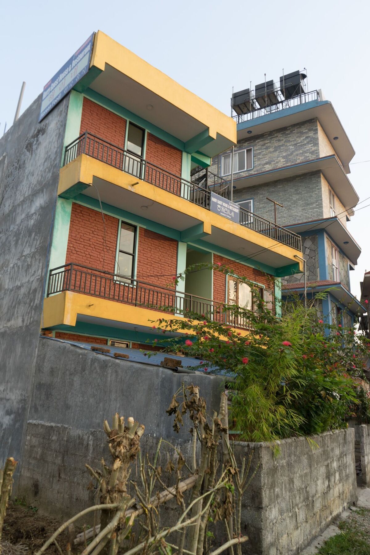 Harry & Restaurant Guest house 2*