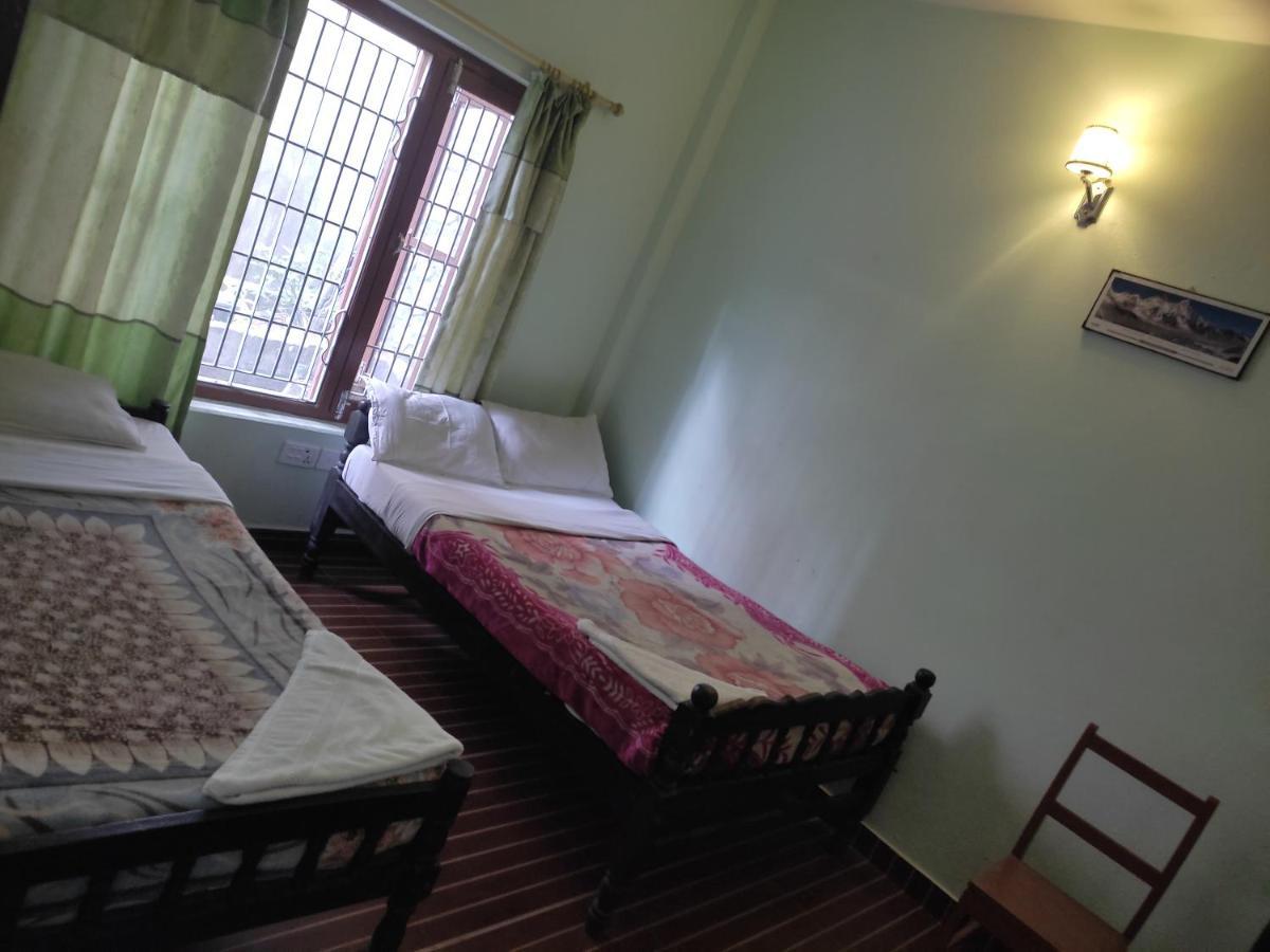 Guest house Harry & Restaurant 2*