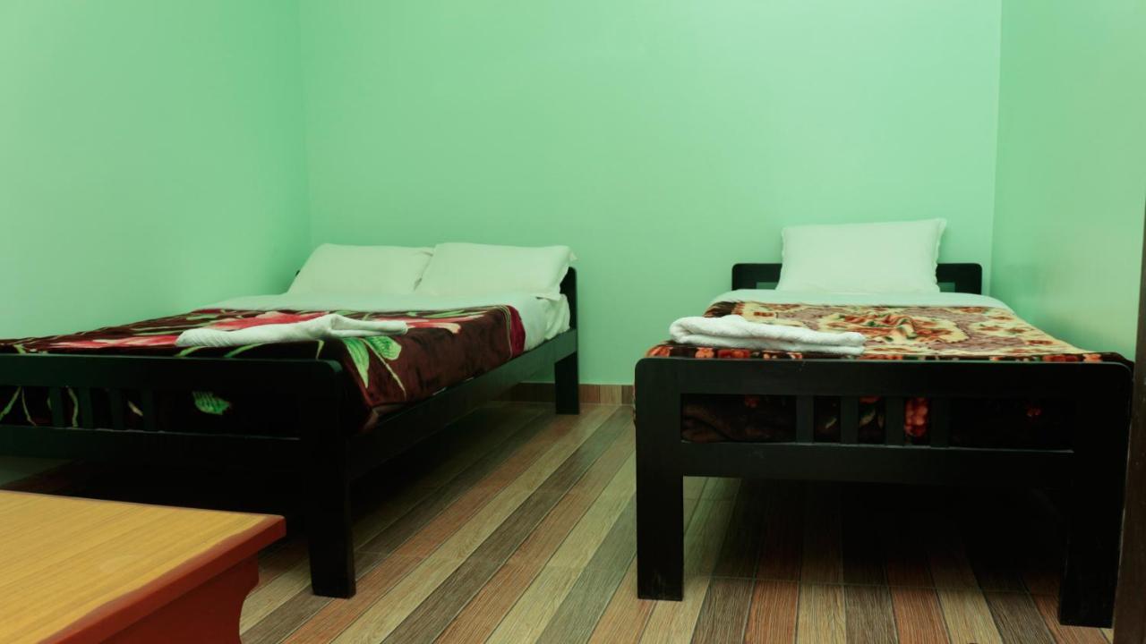 गेस्ट हाउस Harry & Restaurant Pokhara