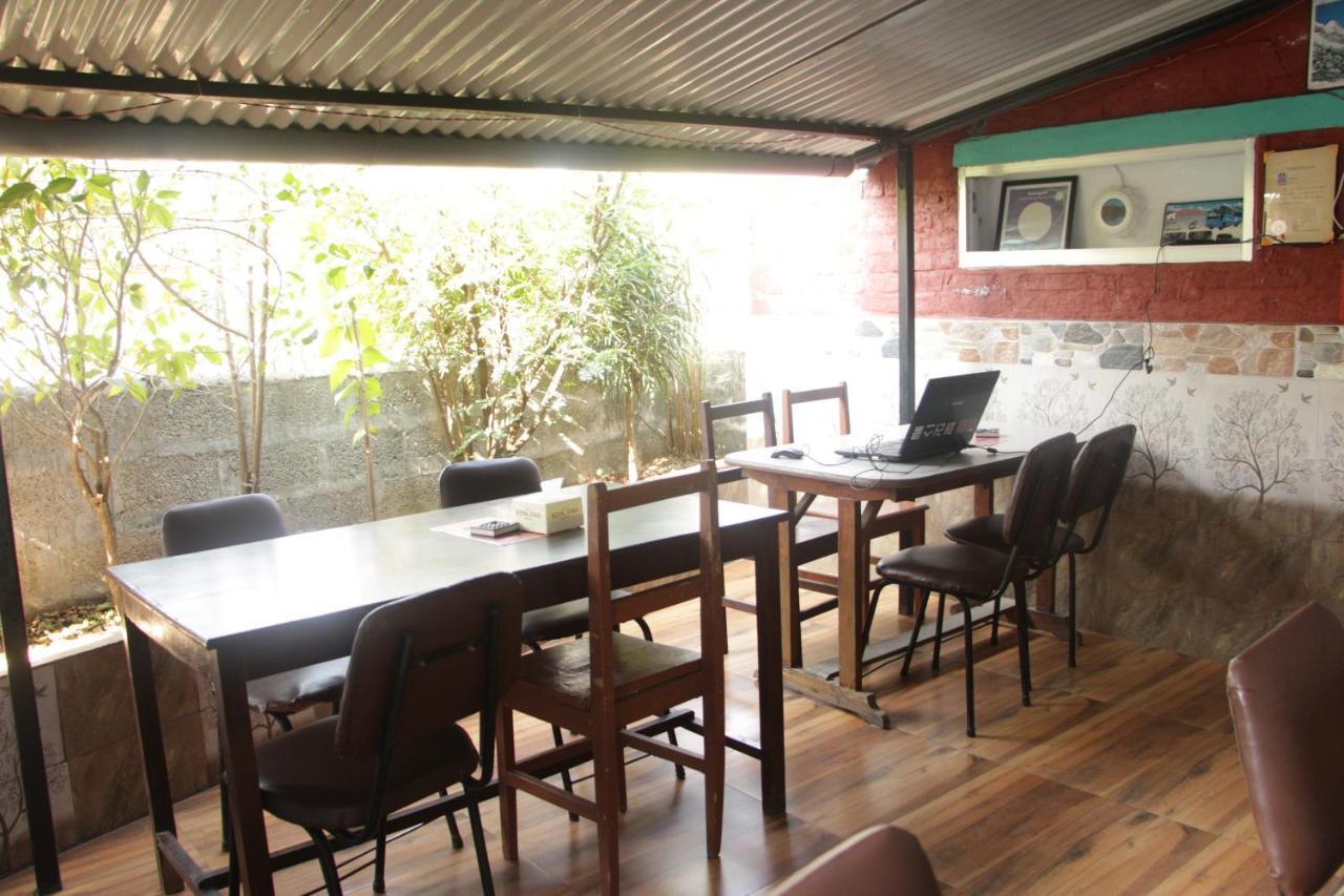 Guest house Harry & Restaurant 2*